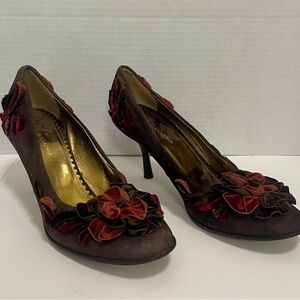 BCBGMaxAzria Brown Suede Leather Floral Accents Pumps Heels Shoes Size 36 1/2